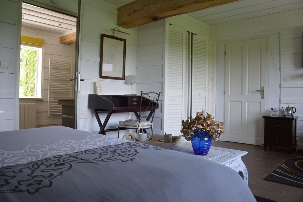 La Grange Des Marettes Bed and Breakfast Cléres Exteriör bild