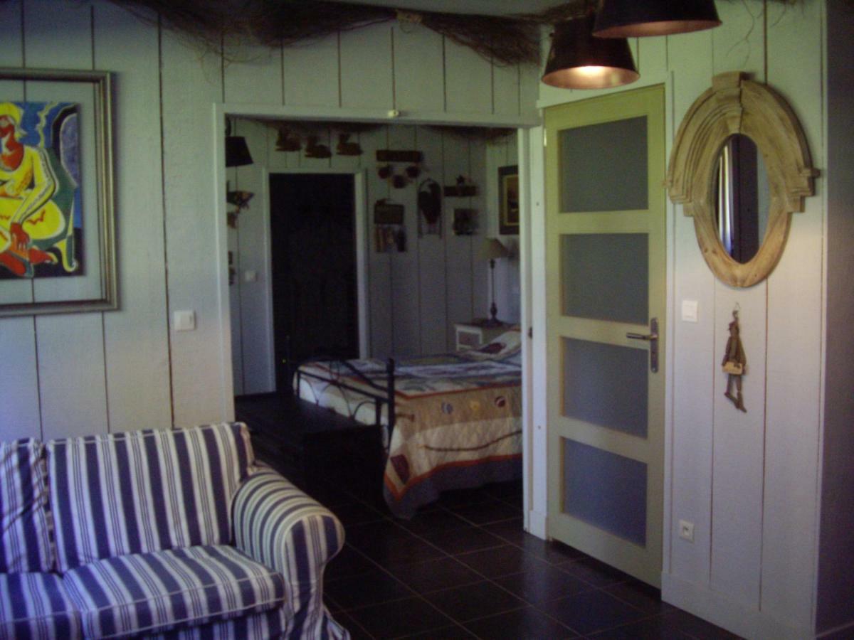 La Grange Des Marettes Bed and Breakfast Cléres Exteriör bild