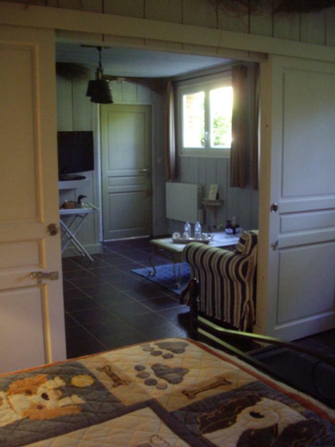 La Grange Des Marettes Bed and Breakfast Cléres Exteriör bild
